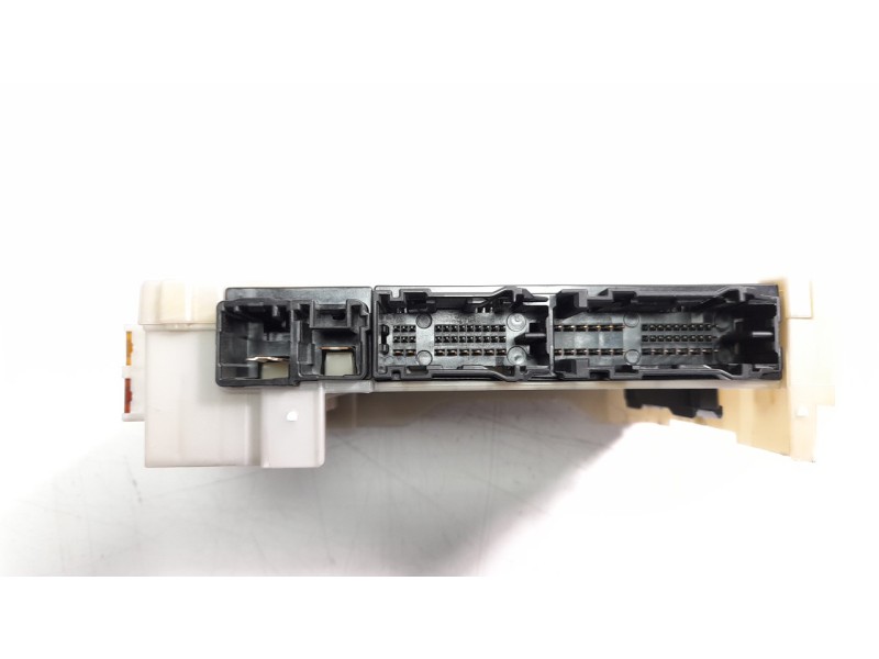 Recambio de caja reles / fusibles para toyota corolla (e21) referencia OEM IAM 827300Z290  