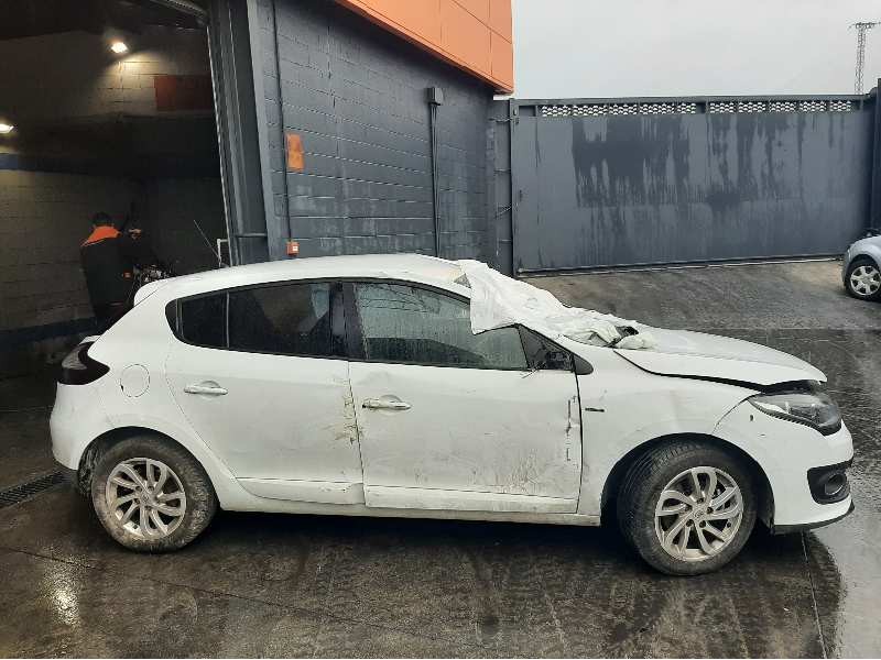 renault megane iii berlina 5 p del año 2014