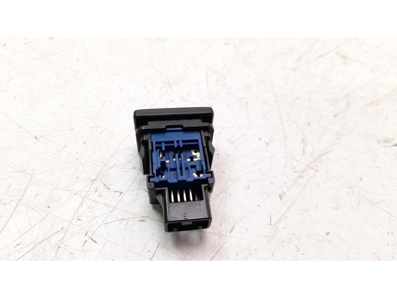 Recambio de interruptor para toyota rav 4 referencia OEM IAM 15B116  