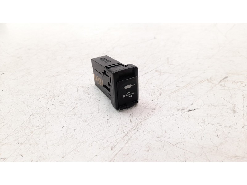 Recambio de interruptor para toyota rav 4 referencia OEM IAM 8619042040  