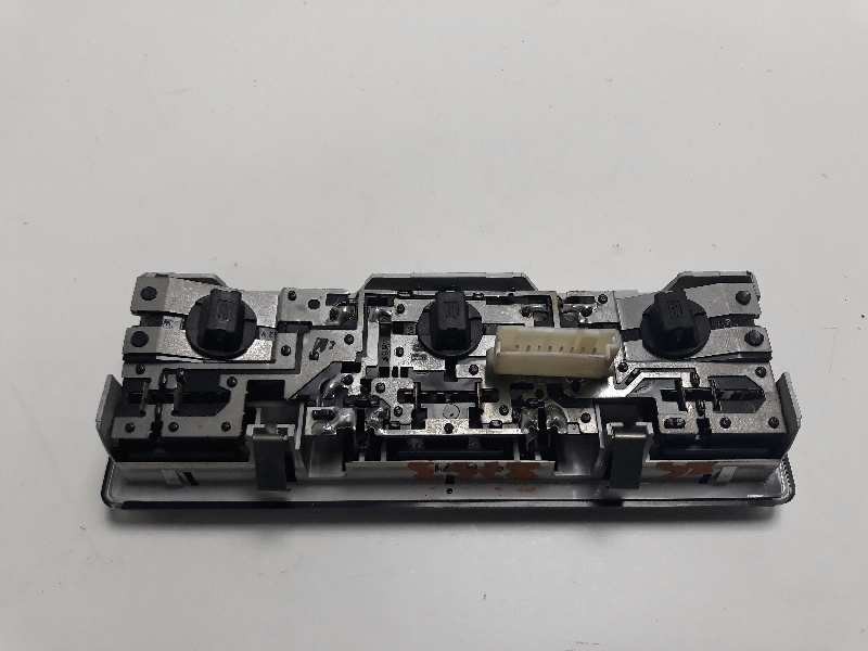 Recambio de luz interior para bmw x5 (e53) 3.0d referencia OEM IAM 63318379908  