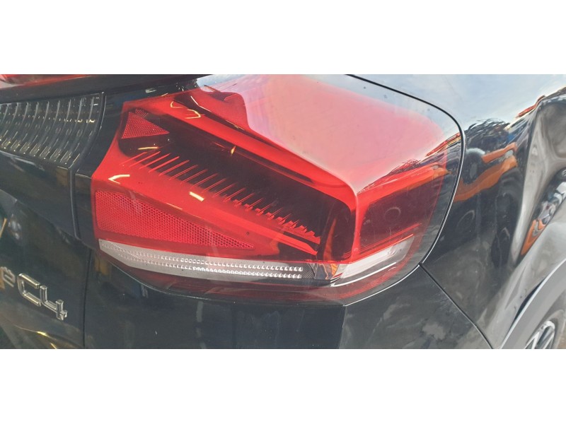 Recambio de piloto trasero derecho para citroen c4 berlina e-feel pack referencia OEM IAM 9831100080  