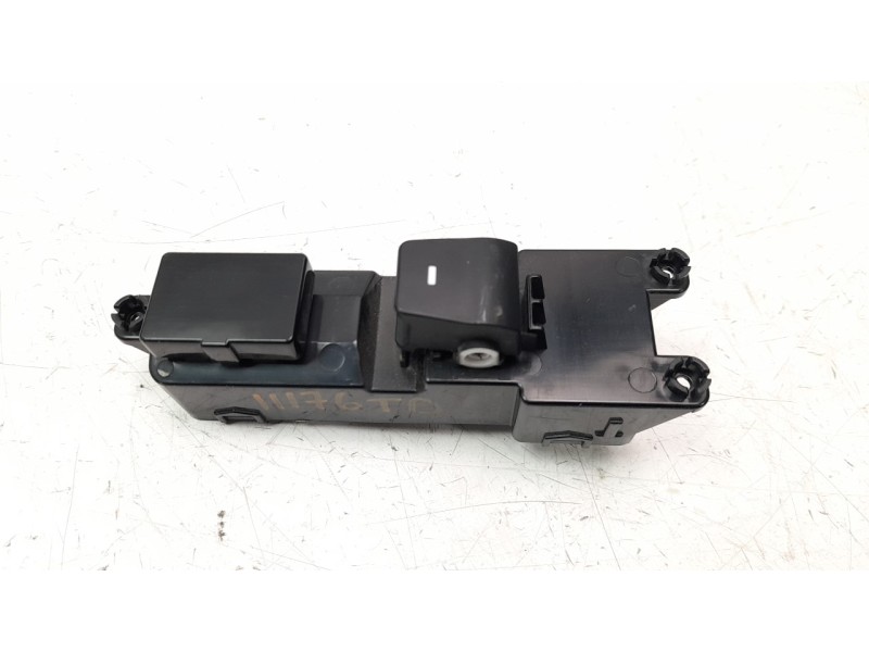 Recambio de mando elevalunas trasero izquierdo para hyundai tucson 1.6 crdi cat referencia OEM IAM 93580D3110  