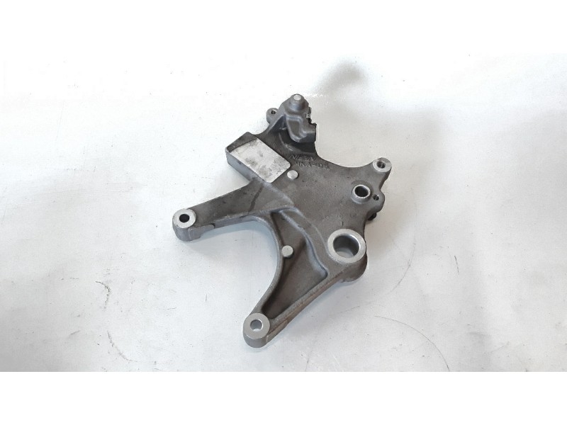 Recambio de soporte pinza para honda nc 750 referencia OEM IAM 43110MKAD81  
