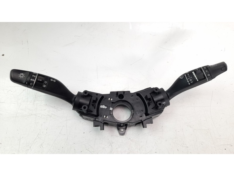 Recambio de mando multifuncion para hyundai tucson 1.6 crdi cat referencia OEM IAM 93403D3952  