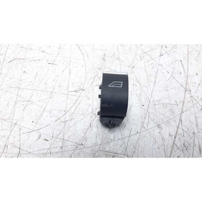 Recambio de mando elevalunas delantero derecho para ford fiesta (ccn) 1.25 16v cat referencia OEM IAM 1850432  