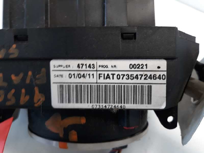 Recambio de mando multifuncion para fiat nuova 500 (150) lounge referencia OEM IAM 7354724640  
