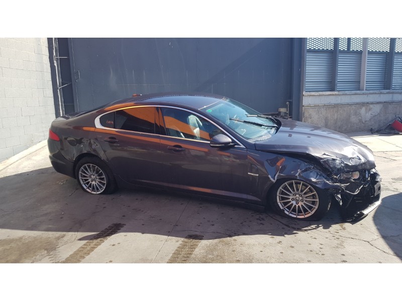 jaguar xf del año 2010