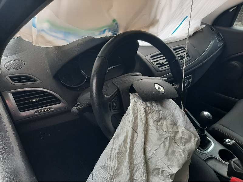 renault megane iii berlina 5 p del año 2014