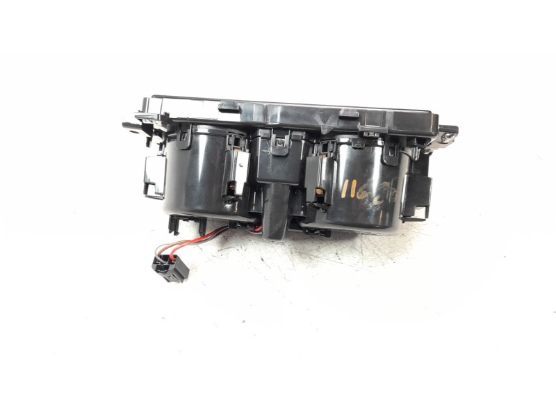 Recambio de cenicero para audi q7 4mg referencia OEM IAM 4M8862533  