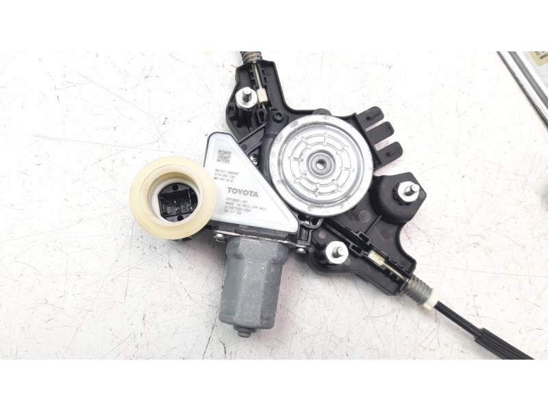 Recambio de elevalunas delantero izquierdo para toyota corolla (e21) referencia OEM IAM 6982002741  