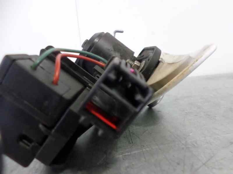 Recambio de maneta exterior porton para opel corsa c 1.7 16v cdti referencia OEM IAM 09183495  