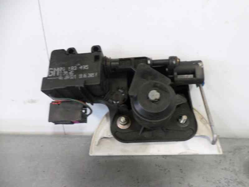 Recambio de maneta exterior porton para opel corsa c 1.7 16v cdti referencia OEM IAM 09183495  