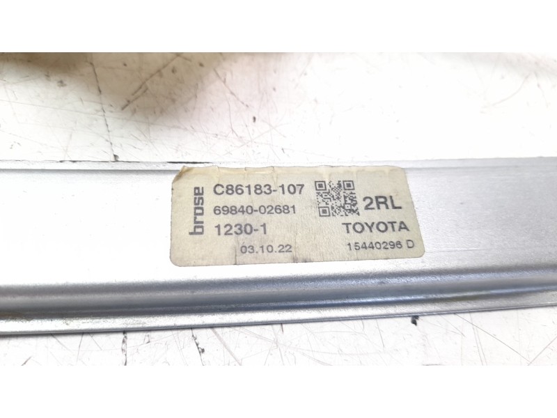 Recambio de elevalunas trasero izquierdo para toyota corolla (e21) referencia OEM IAM 6984002681  