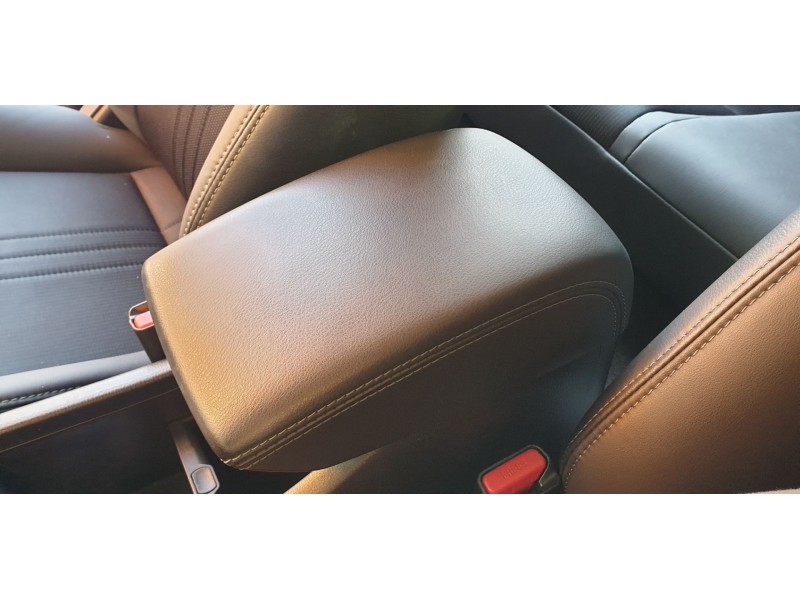 Recambio de apoyabrazos central para mazda cx-3 100 aniversario referencia OEM IAM DH4C64450A02  