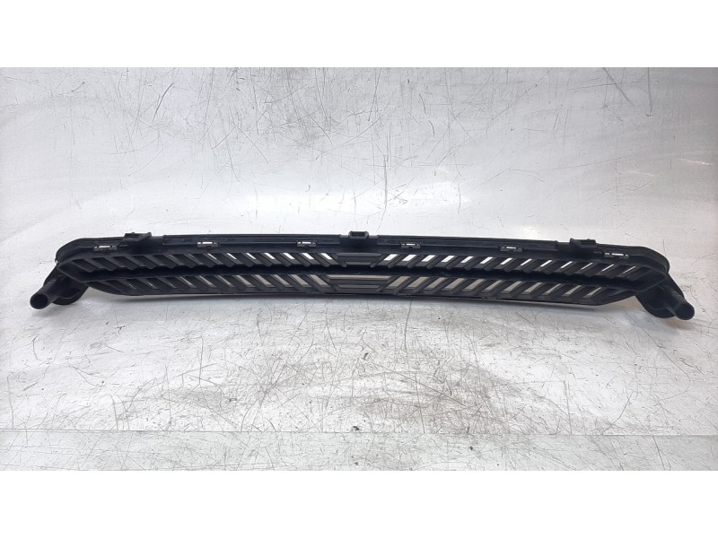 Recambio de rejilla paragolpes central para citroen c4 berlina e-feel pack referencia OEM IAM 9834691980  