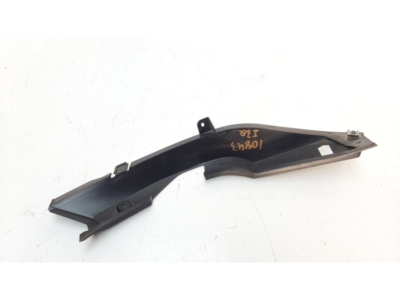 Recambio de moldura para bmw c 650 sport referencia OEM IAM 46637724883  