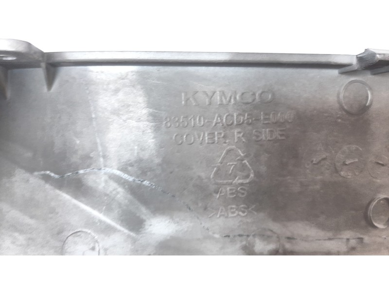 Recambio de moldura para kymco g-dink 125 referencia OEM IAM 83510ACD5E000  