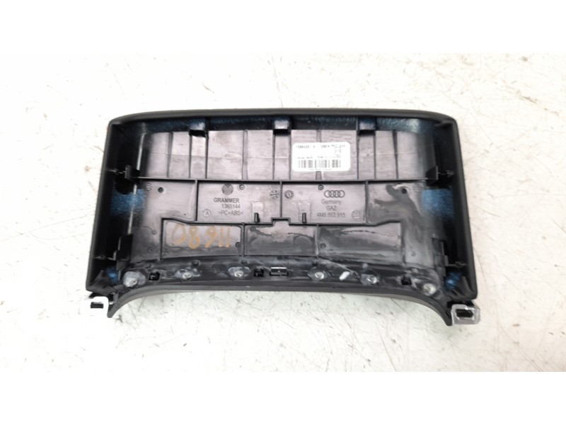 Recambio de moldura para audi q7 4mg referencia OEM IAM 4M8863915  