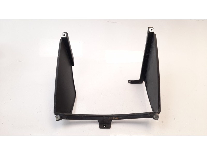 Recambio de moldura para bmw f 800 s/st referencia OEM IAM 46637697685  