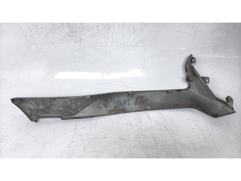 Recambio de moldura para kymco g-dink 125 referencia OEM IAM 83610ACD5E000  