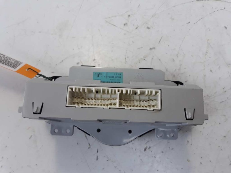 Recambio de mando climatizador para hyundai accent (mc) gl crdi referencia OEM IAM 972501E252CA  