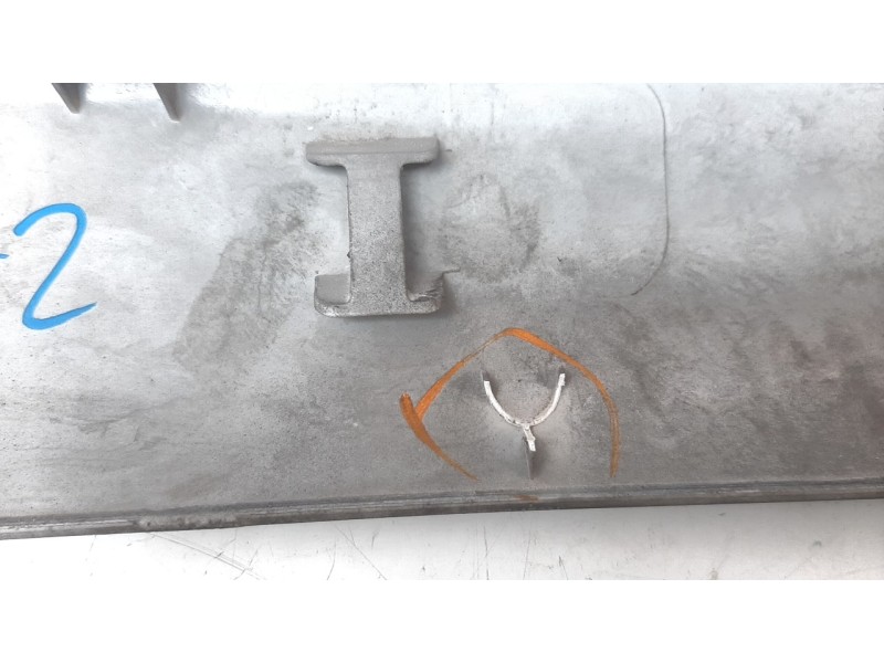 Recambio de moldura para kymco g-dink 125 referencia OEM IAM 83610ACD5E000  