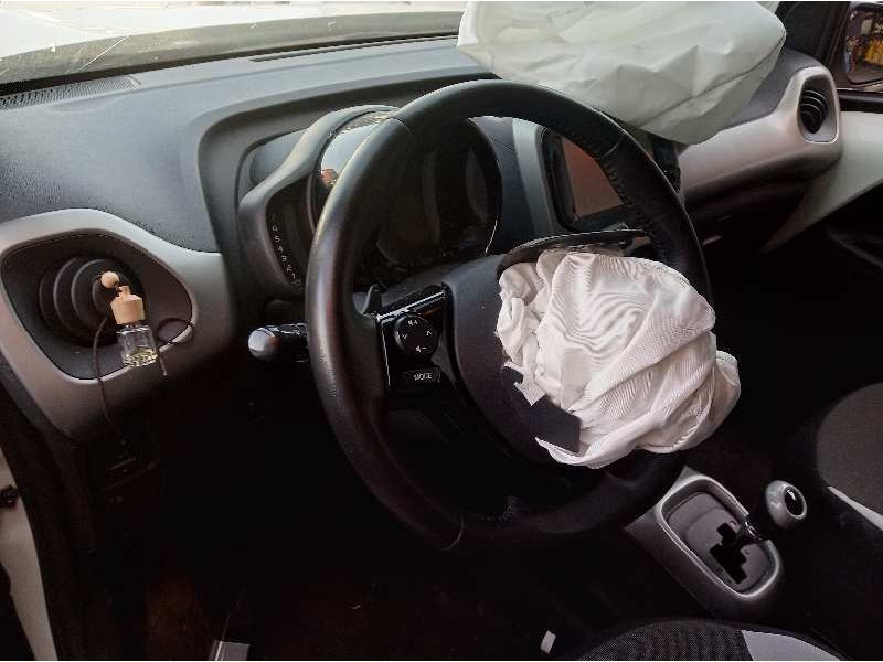 toyota aygo del año 2015