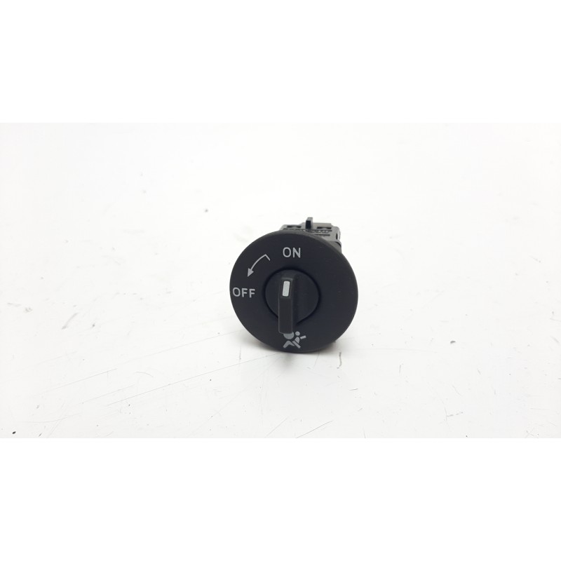 Recambio de interruptor para renault megane iii berlina 5 p 1.5 dci diesel fap referencia OEM IAM 581995427R  