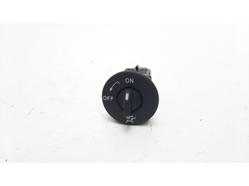Recambio de interruptor para renault megane iii berlina 5 p 1.5 dci diesel fap referencia OEM IAM 581995427R  