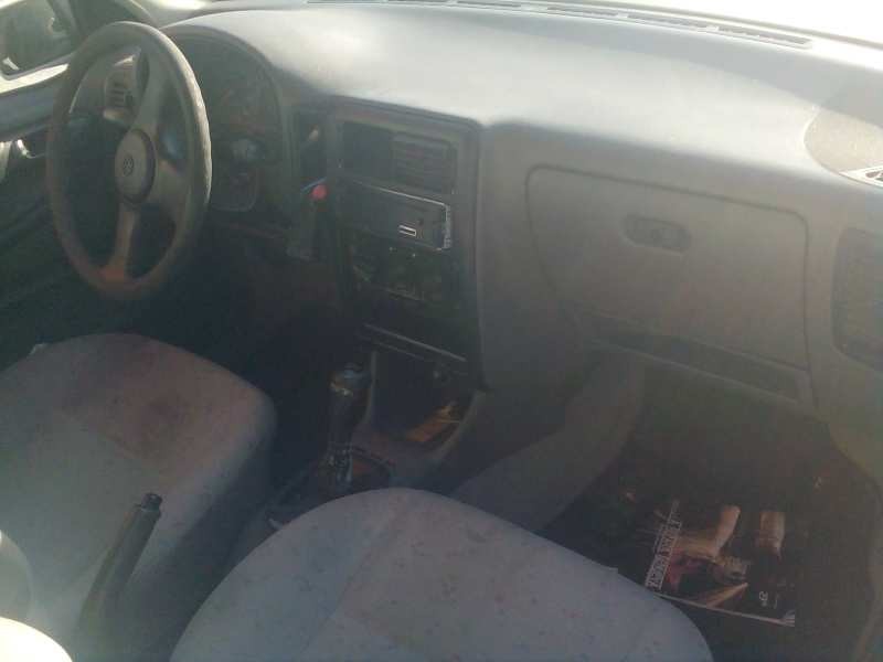 volkswagen polo berlina (6n1) del año 1997