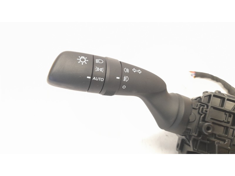 Recambio de mando multifuncion para toyota corolla (e21) referencia OEM IAM 8465202A30  