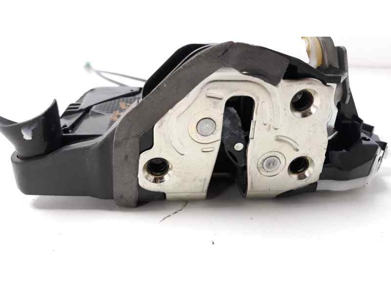 Recambio de cerradura puerta delantera derecha para toyota yaris active referencia OEM IAM U3111130  