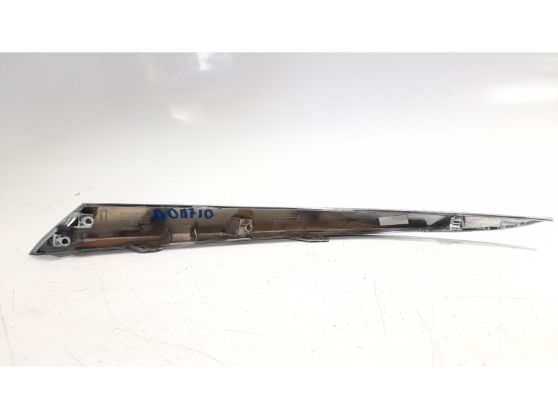 Recambio de moldura bajo faro derecho para hyundai santa fe 2.2 crdi cat referencia OEM IAM 86376S1120  