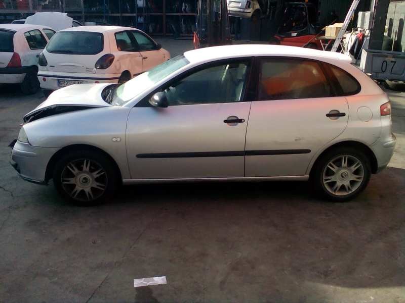 seat ibiza (6l1) del año 2002
