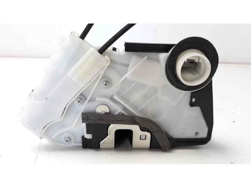 Recambio de cerradura puerta delantera derecha para toyota yaris active referencia OEM IAM U3111130  