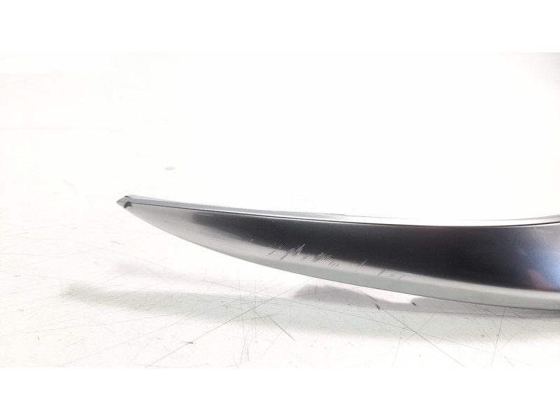 Recambio de moldura bajo faro derecho para hyundai santa fe 2.2 crdi cat referencia OEM IAM 86376S1120  