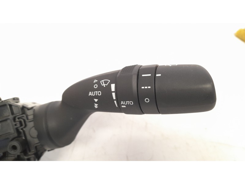 Recambio de mando multifuncion para toyota corolla (e21) referencia OEM IAM 8465202A30  