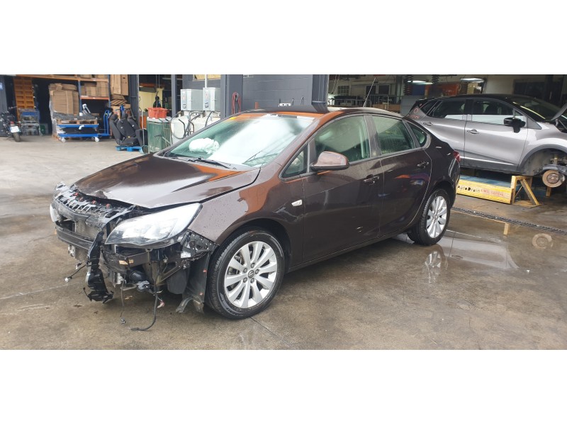 opel astra j lim. del año 2013