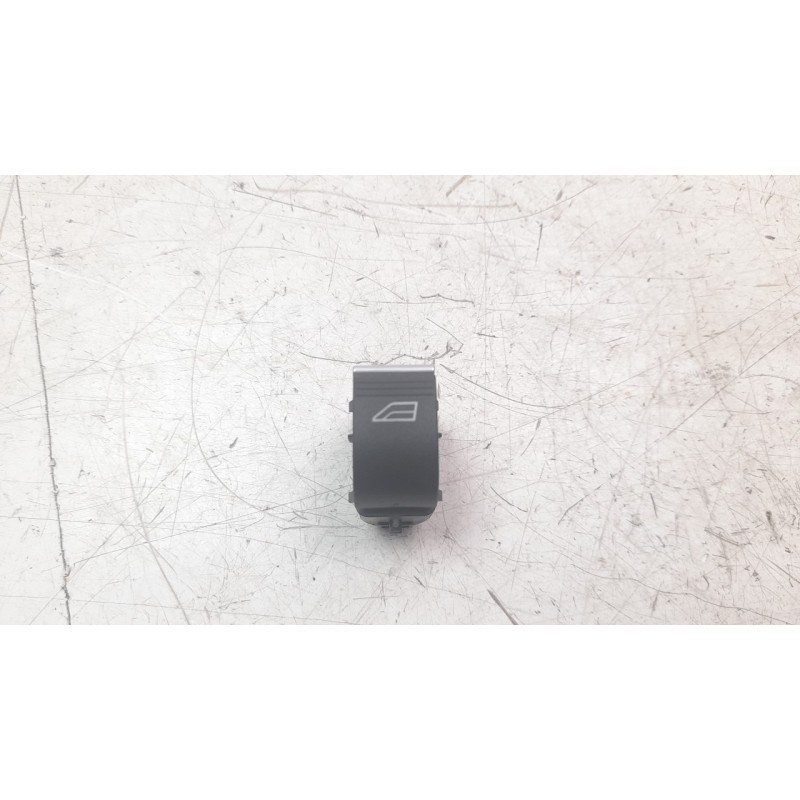 Recambio de mando elevalunas trasero izquierdo para ford b-max 1.0 ecoboost cat referencia OEM IAM 10106516  