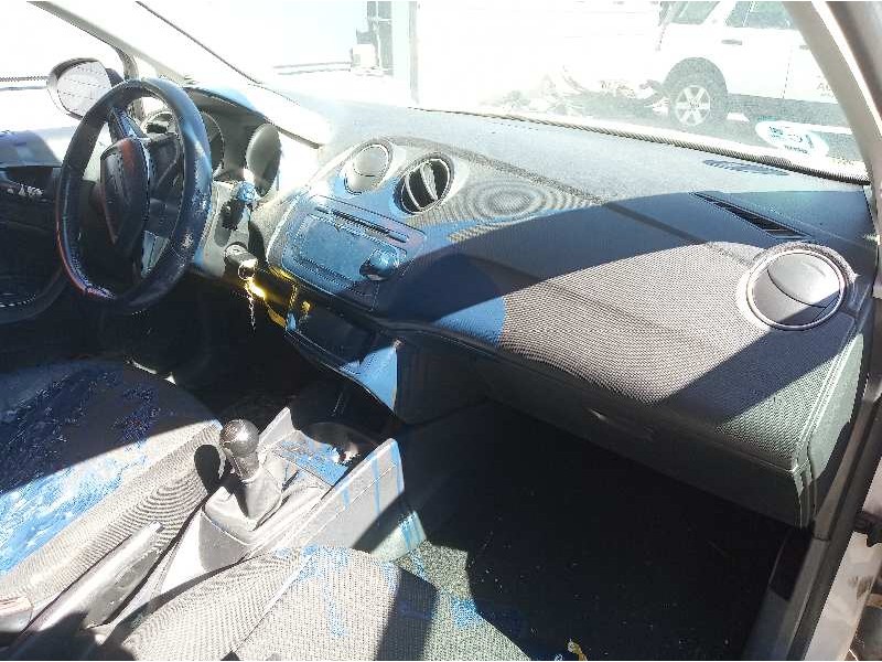 seat ibiza (6j5) del año 2009