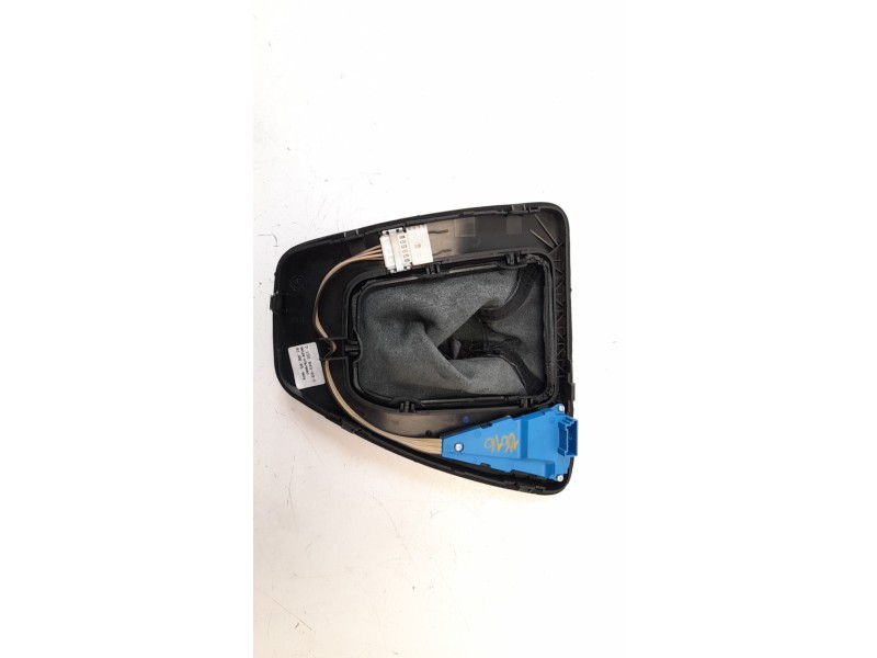 Recambio de guarnecidos palanca cambio para bmw serie 3 berlina (e90) 2.0 16v diesel referencia OEM IAM 715564303F  