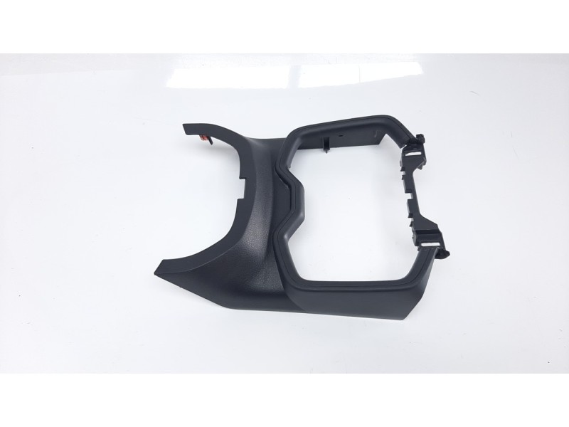 Recambio de moldura para toyota rav4 hybrid 4x2 advance referencia OEM IAM 5882242100  