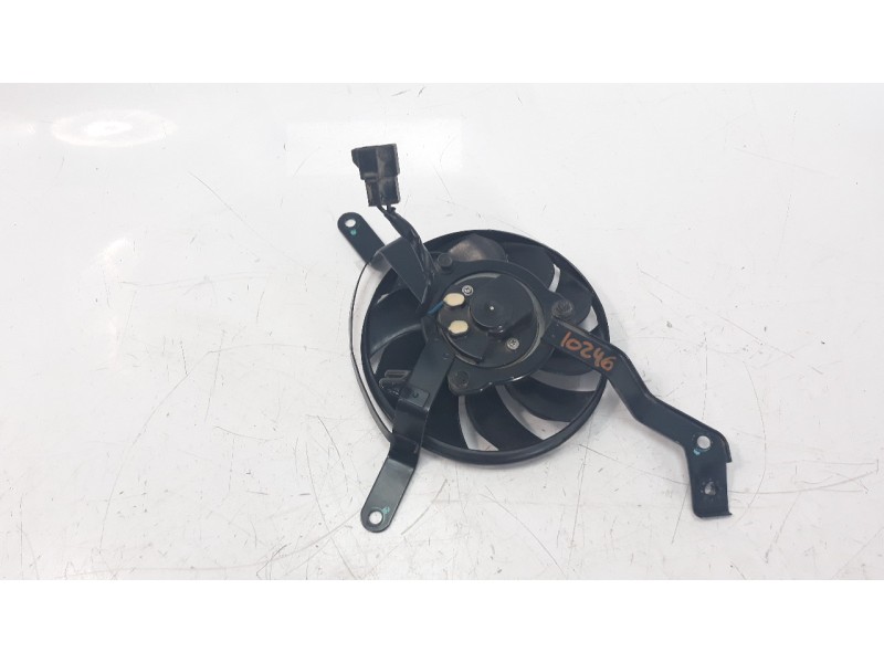 Recambio de electroventilador para triumph street triple street triple r referencia OEM IAM 2100274  