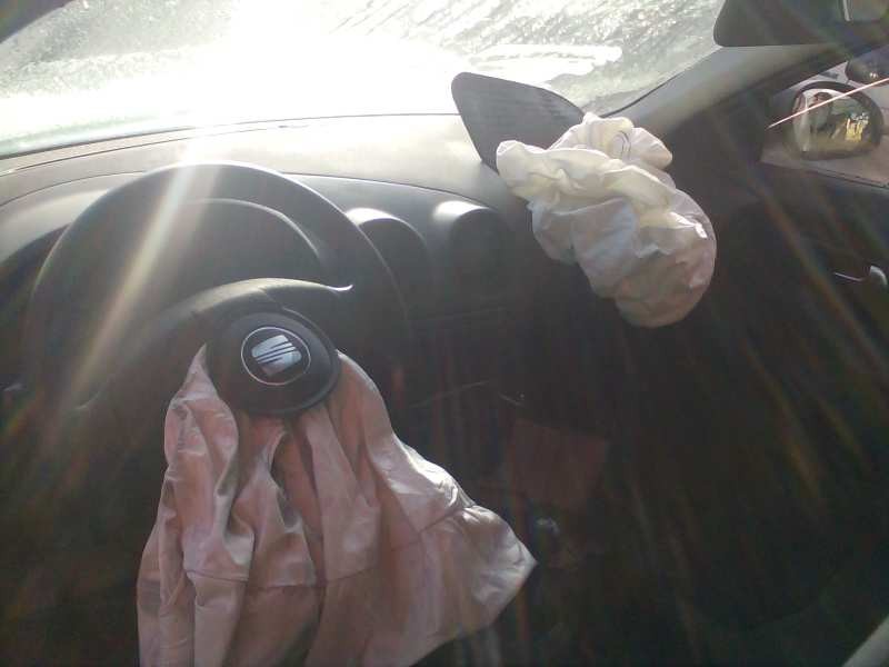 seat ibiza (6l1) del año 2002