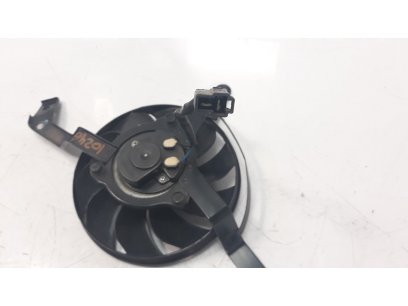 Recambio de electroventilador para triumph street triple street triple r referencia OEM IAM 2100274  