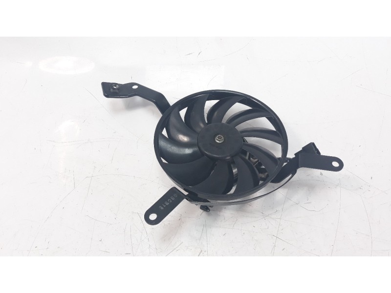 Recambio de electroventilador para triumph street triple street triple r referencia OEM IAM 2100274  