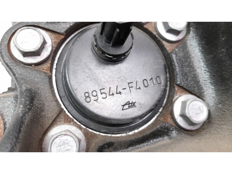 Recambio de mangueta trasera izquierda para toyota corolla (e21) referencia OEM IAM 89544F4010  