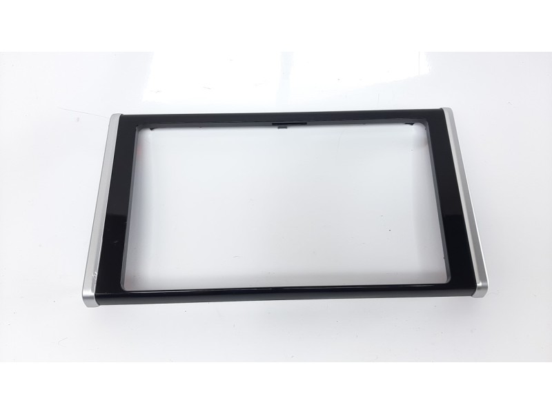 Recambio de moldura para toyota rav4 hybrid 4x2 advance referencia OEM IAM 5540542010  