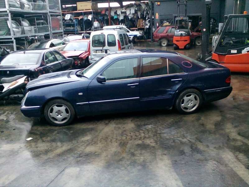 mercedes-benz clase e (w210) berlina del año 1996